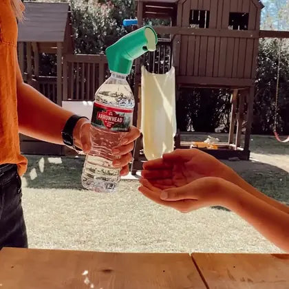 Pumping foam and rinsing hands